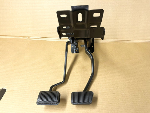 1969 Mustang clutch brake pedal assembly WITH BEARINGS restored pedals 69