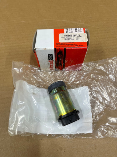 New NOS Ford Motorcraft washer pump EGAF-17B616-AA